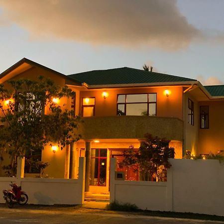 Отель Calyx Grand Fuvahmulah Экстерьер фото