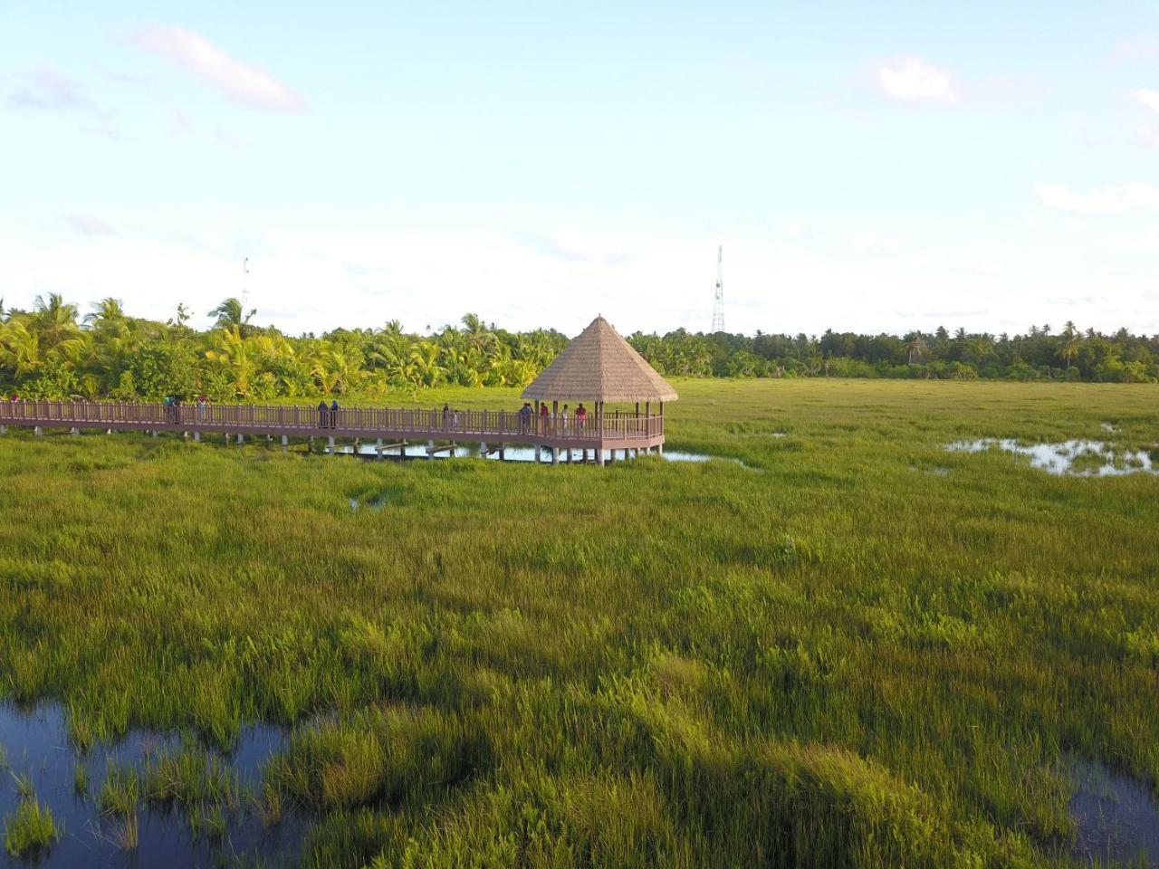 Отель Calyx Grand Fuvahmulah Экстерьер фото