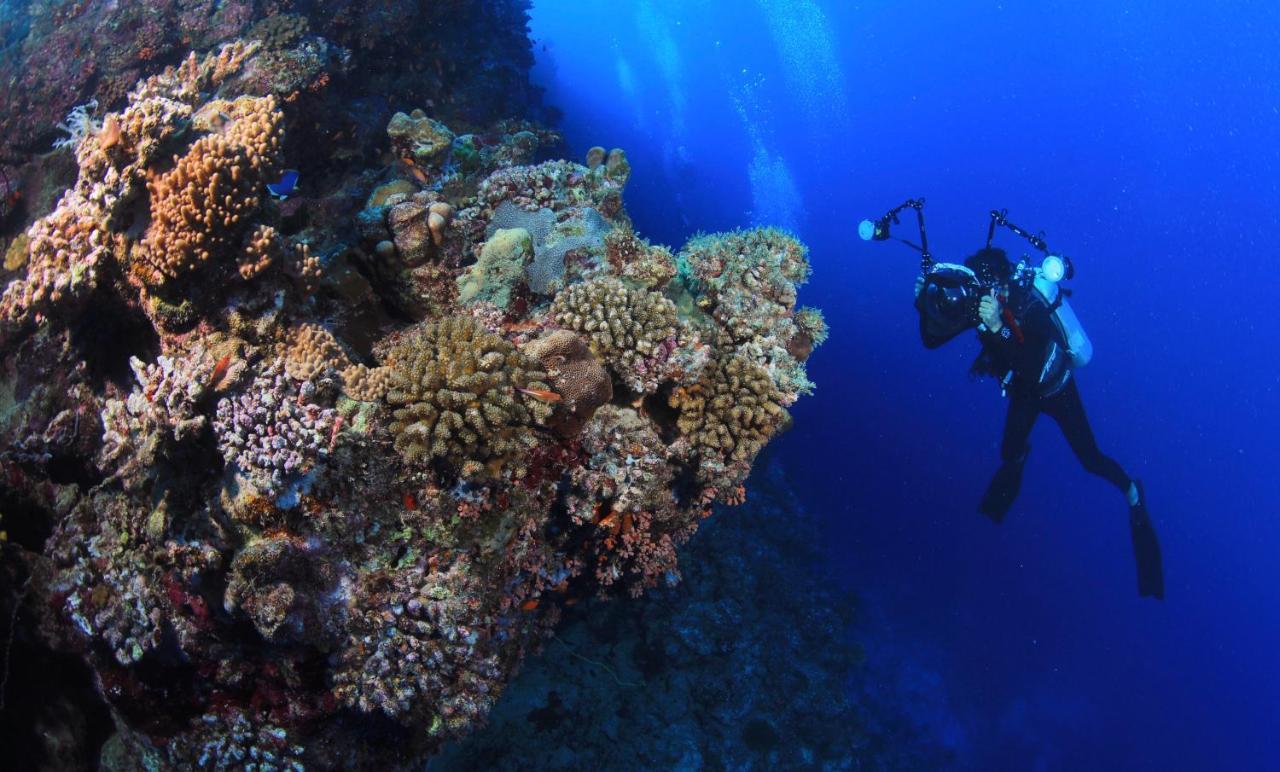 Отель Calyx Grand Fuvahmulah Экстерьер фото